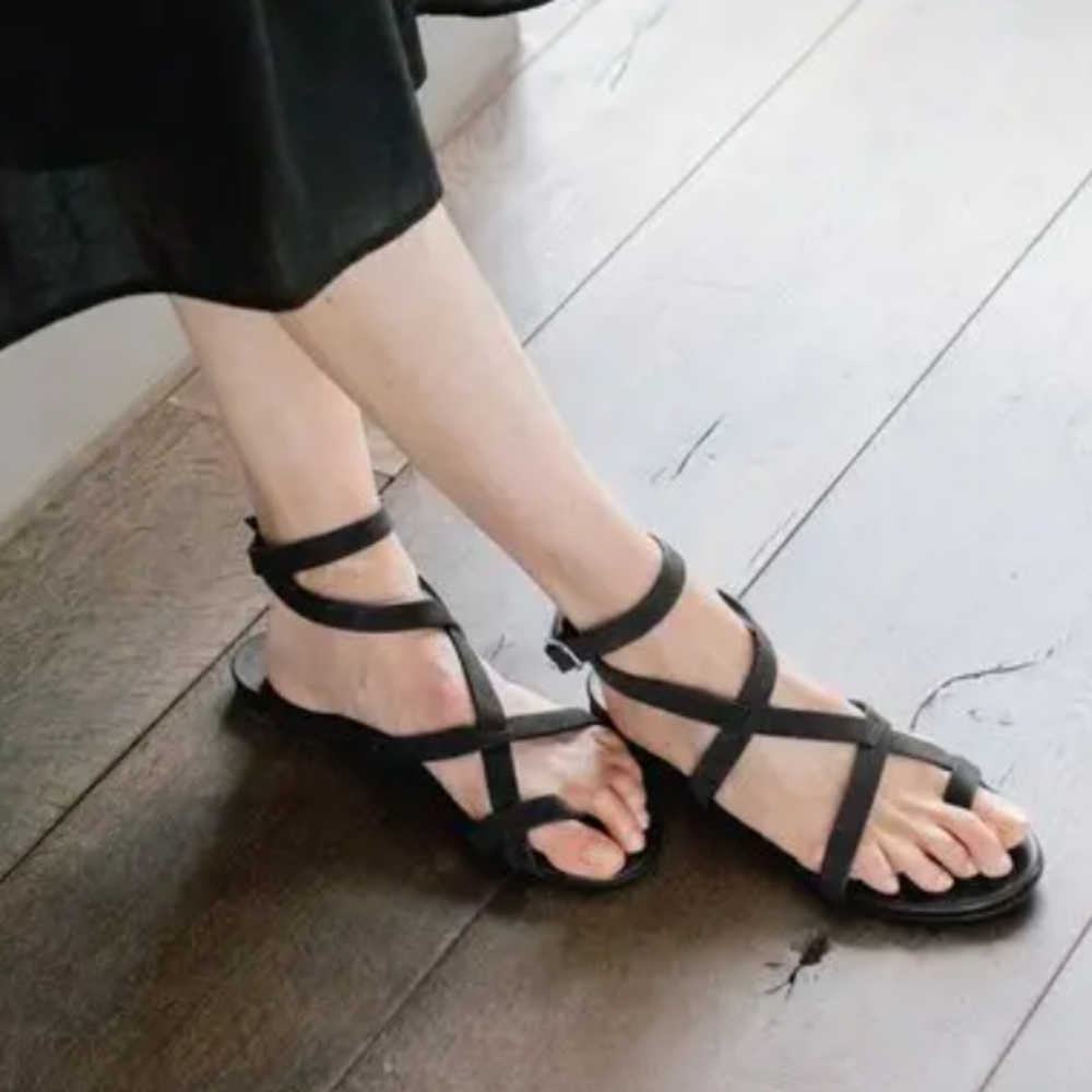 NWT Jenni Kayne oiled leather strappy sandals